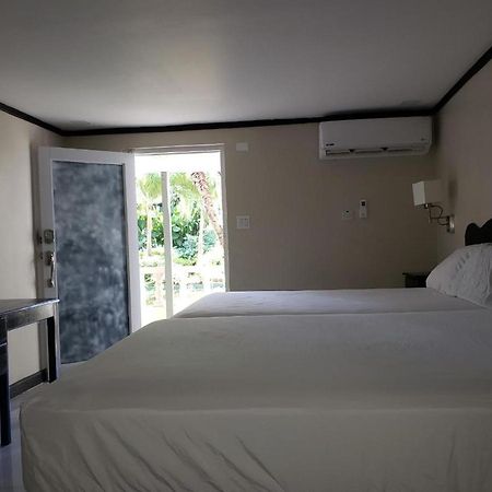 Sand And Blue Seas Negril Exterior photo