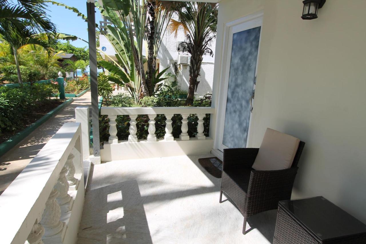 Sand And Blue Seas Negril Exterior photo
